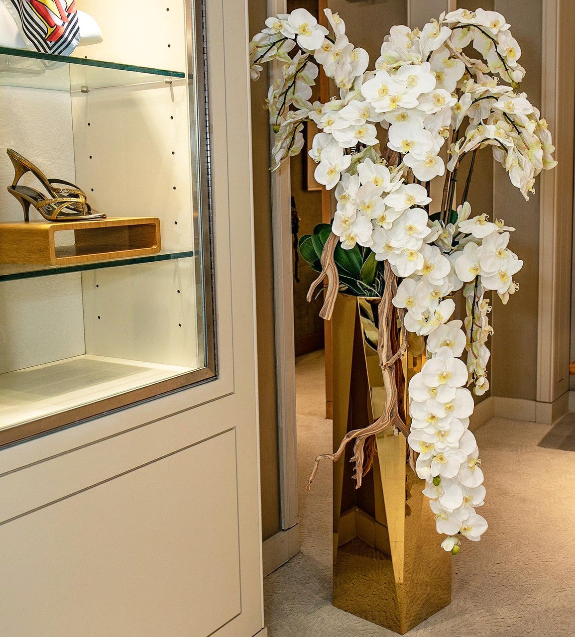 Cascading Orchidées Phalaenopsis en Doré Prism Pot