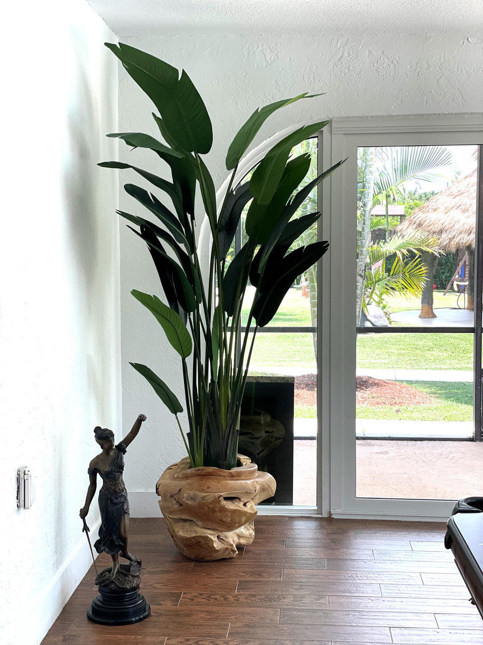 Grand Teak Vessel avec Grand Oiseau de Paradis