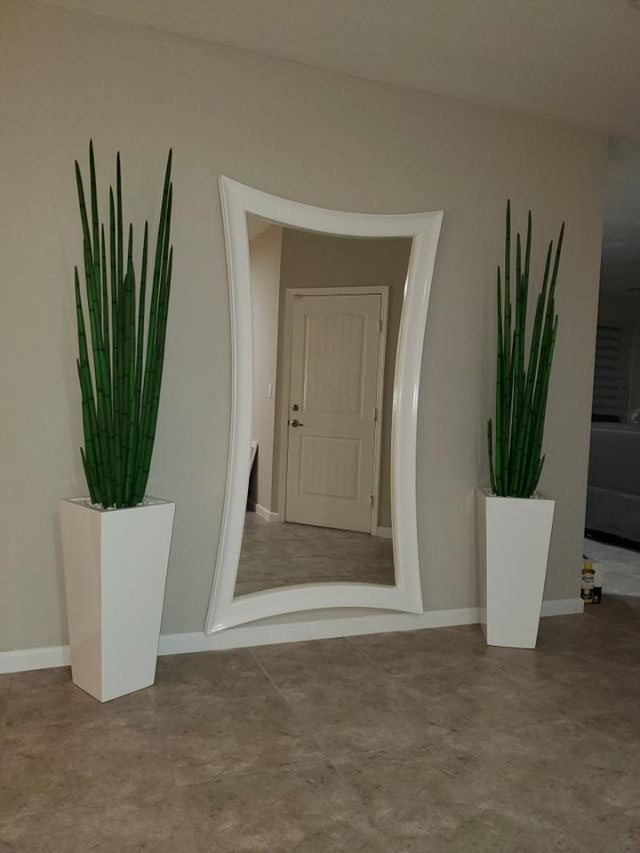 Sansevière (160 Cm) avec Beau M Pot en Blanc Brillant