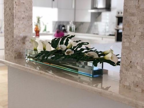 91 Cm Casa Moderna Pot Plateau en Verre avec Blanc Arums et Monstera Feuilles