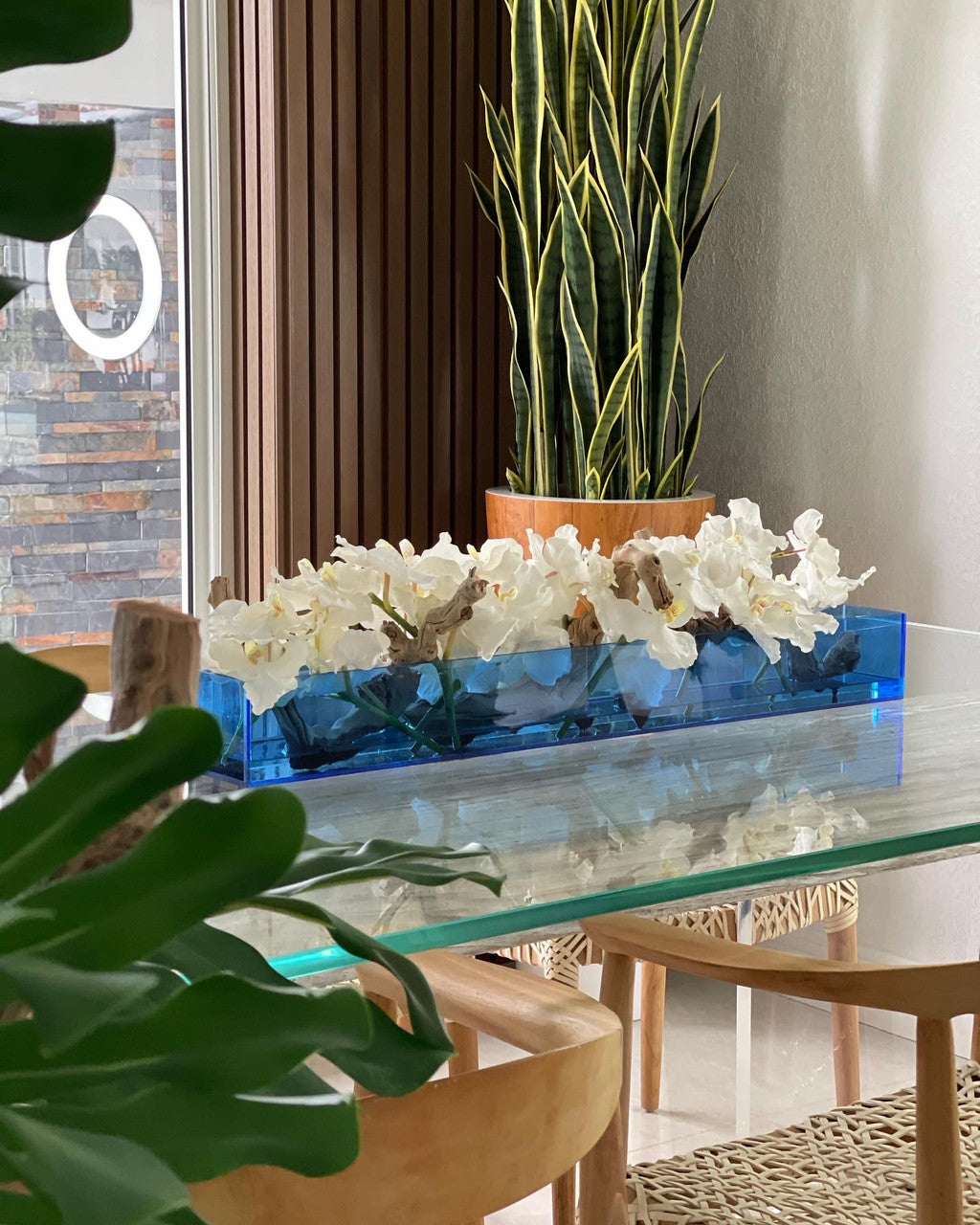 91 Cm Casa Moderna Bleu Acrylic Pot avec Orchidées Vanda et Bois Flotté