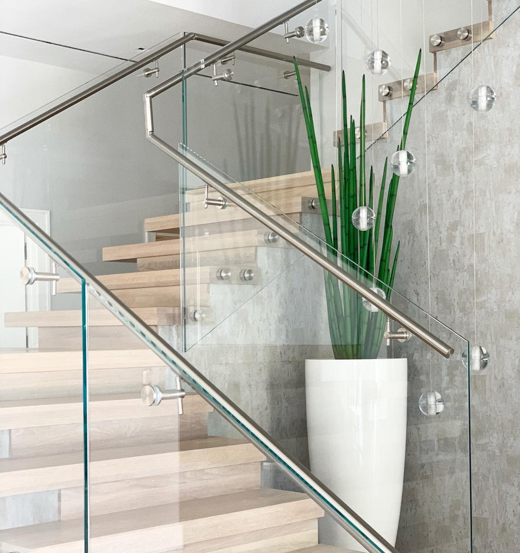 Sansevière (160 Cm) avec Dax Xl Pot en Blanc Brillant