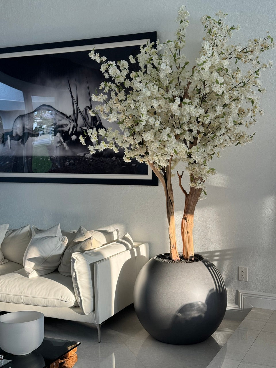 Mat Gun Metal Globe avec Personnalisé Made Fleurs de Cerisier Arbre