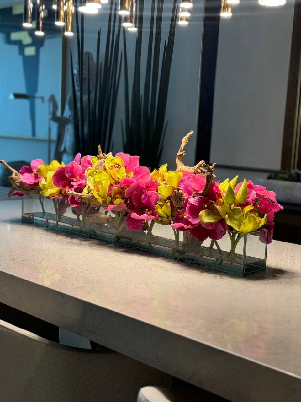 Casa Moderna Glass Pot avec Rose Vandas et Vert Cymbidiums