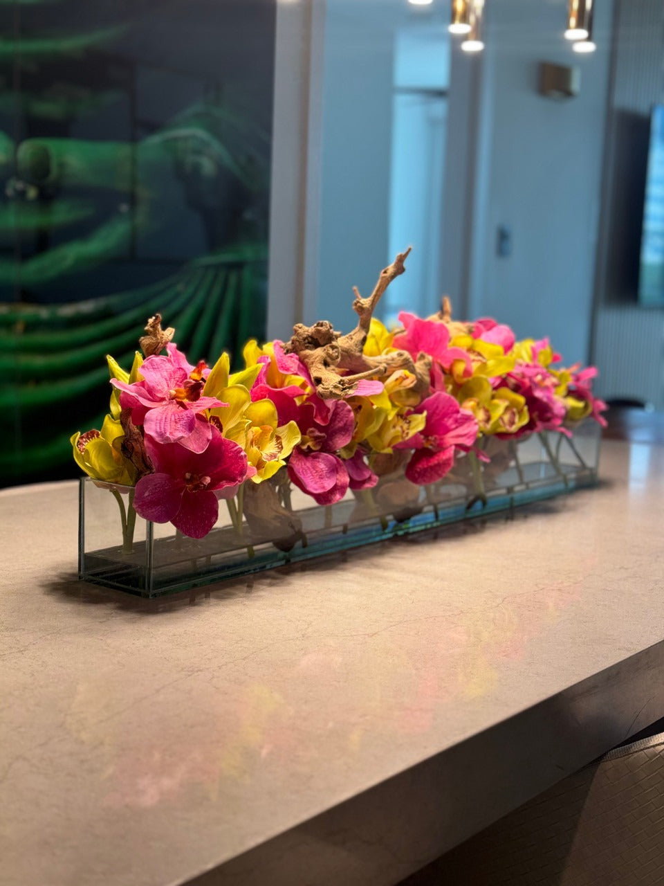Casa Moderna Glass Pot avec Rose Vandas et Vert Cymbidiums
