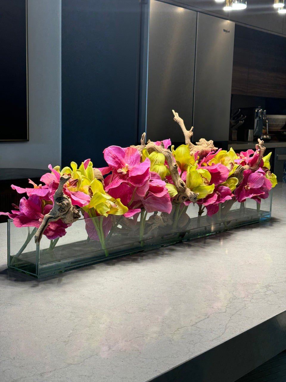 Casa Moderna Glass Pot avec Rose Vandas et Vert Cymbidiums