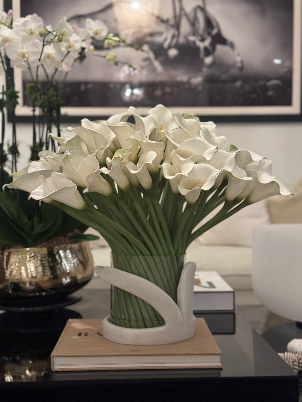 Arums en Vitra Hurricane Vase