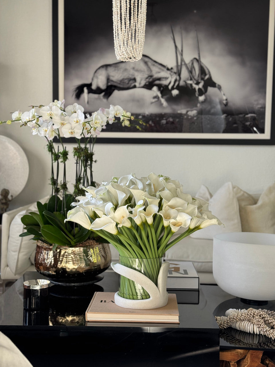 Arums en Vitra Hurricane Vase