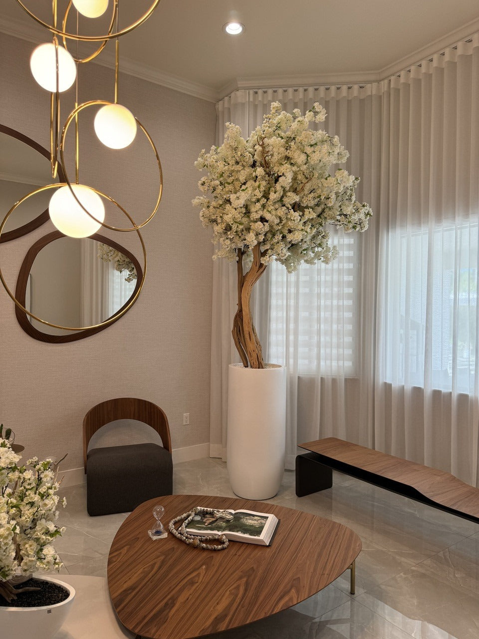 Mat Beige St. Tropez Pot avec Personnalisé Made Blanc Fleurs de Cerisier Arbre