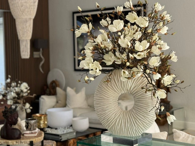Grand Eternity Vase avec Magnolias et Bois Flotté