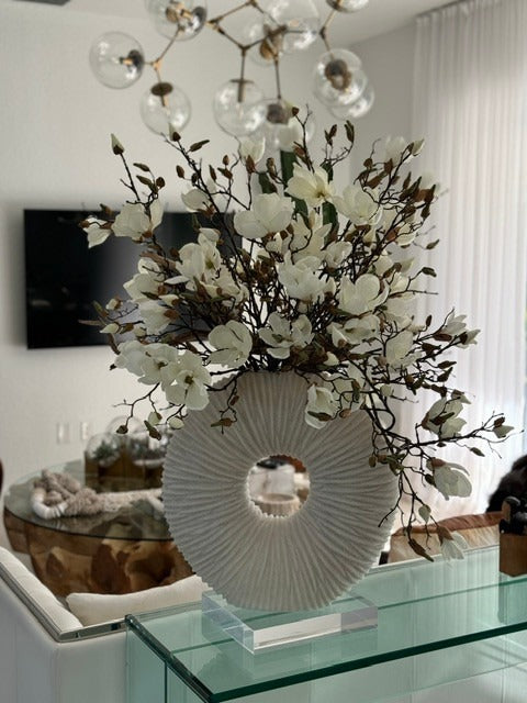 Grand Eternity Vase avec Magnolias et Bois Flotté