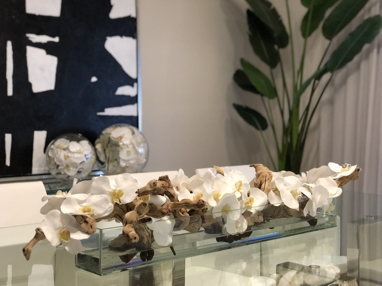 91 Cm Casa Moderna Pot Plateau en Verre avec Blanc Orchidées Phalaenopsis