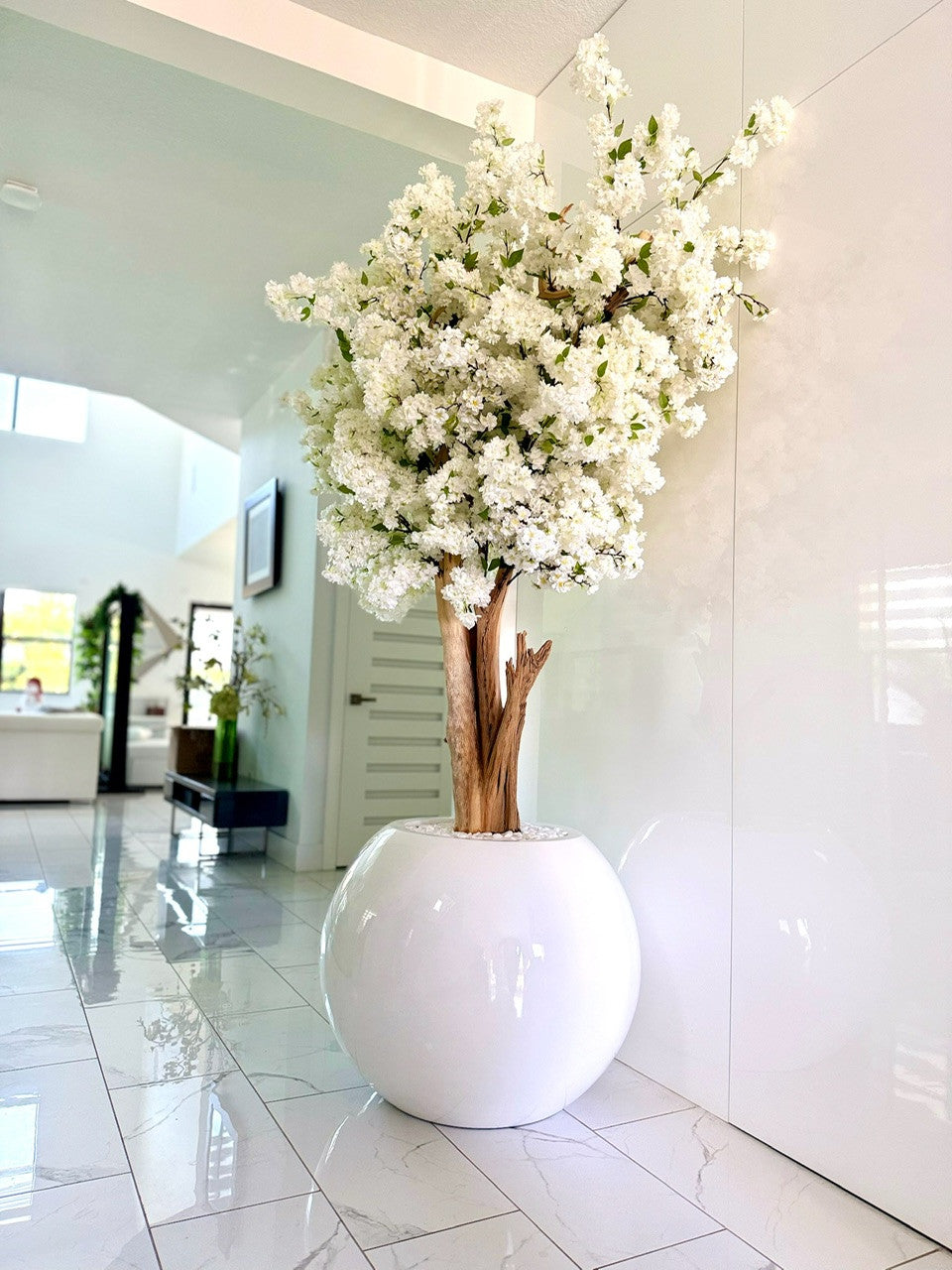 Blanc Brillant Globe avec Personnalisé Made Fleurs de Cerisier Arbre