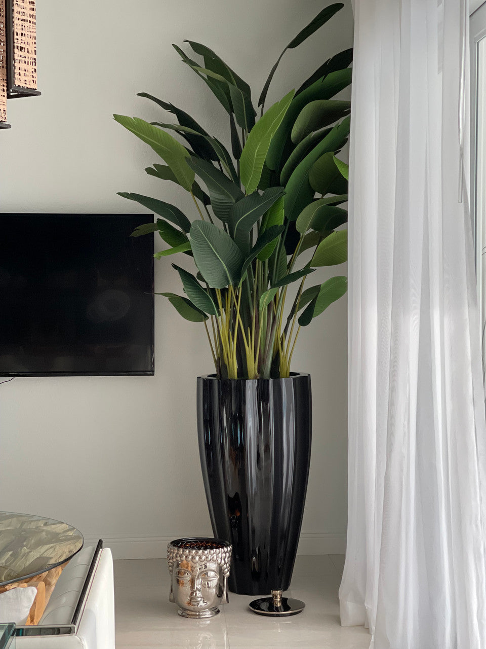 San Jose Fluted Pot en Noir Brillant avec Birds de Paradise