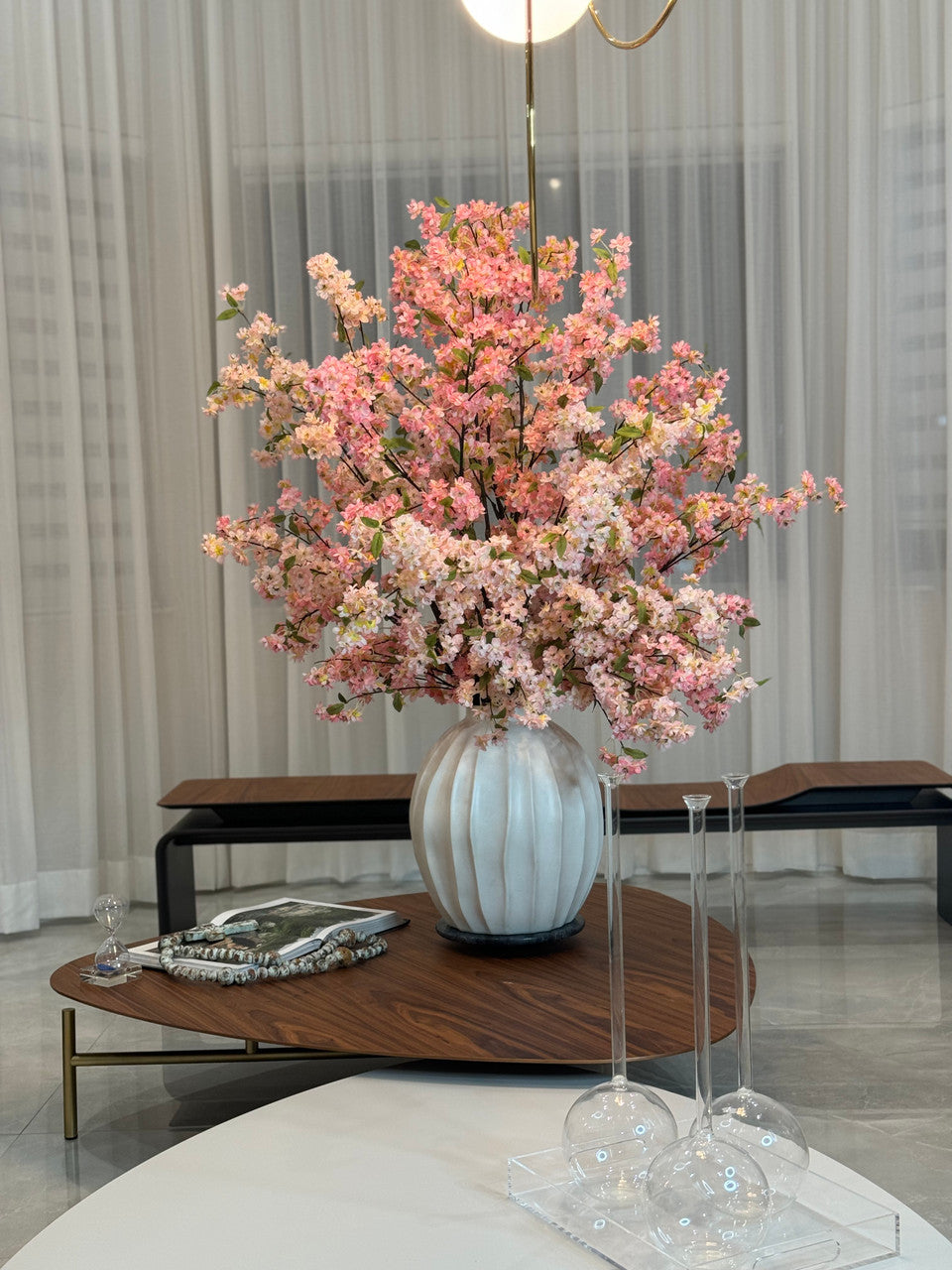 Astoria Vase avec Rose Fleurs de Cerisier