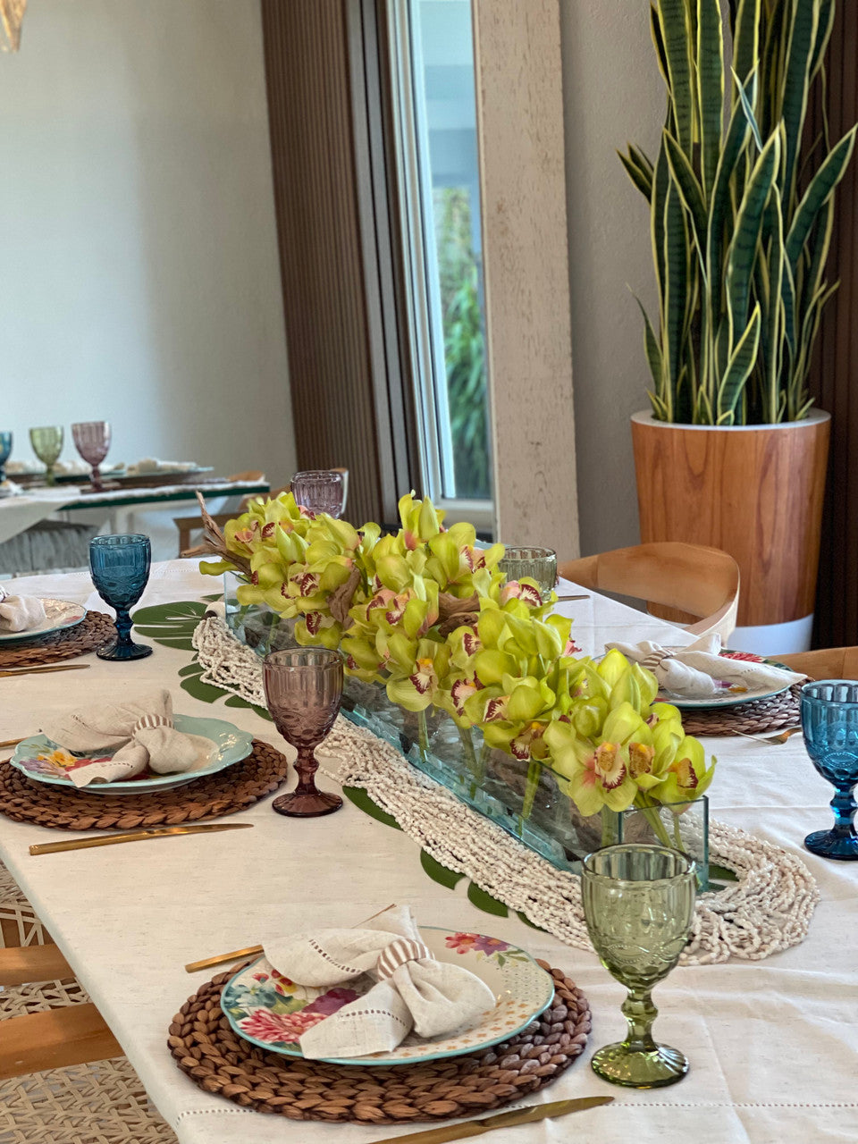 122 Cm Casa Moderna Pot Plateau en Verre avec Vert Orchidées Cymbidium