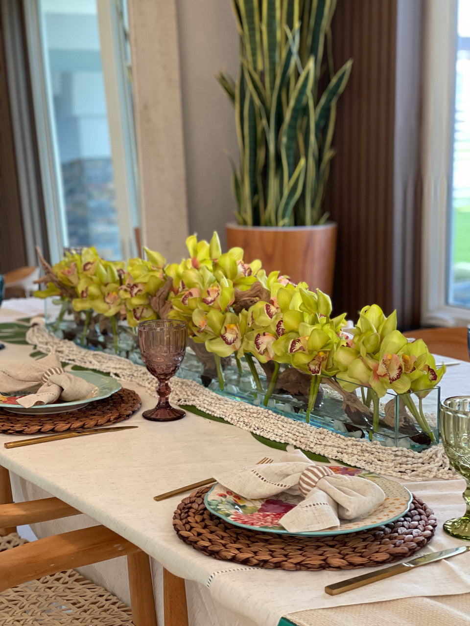 122 Cm Casa Moderna Pot Plateau en Verre avec Vert Orchidées Cymbidium