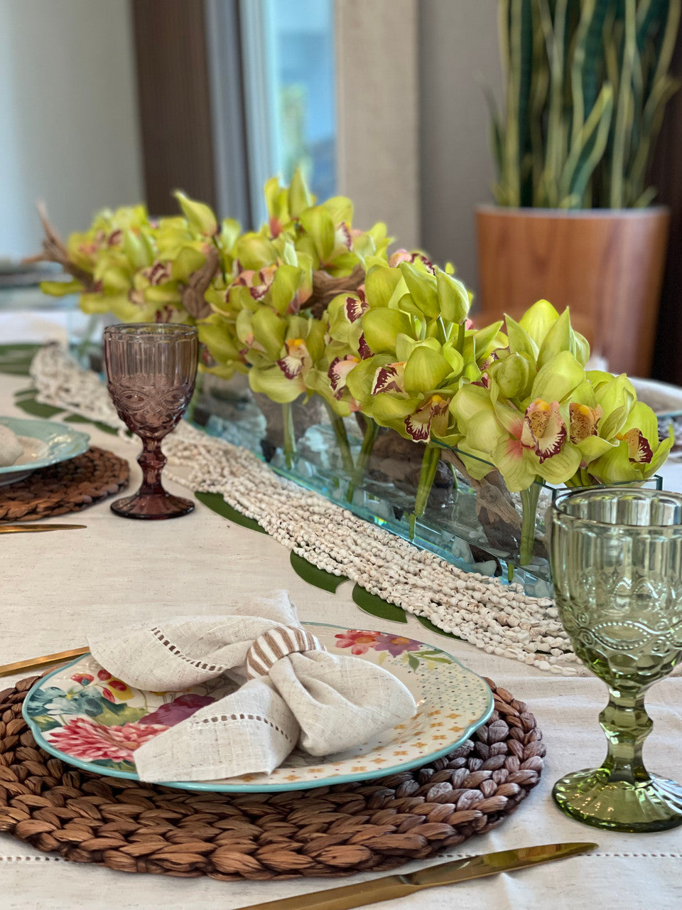 122 Cm Casa Moderna Pot Plateau en Verre avec Vert Orchidées Cymbidium