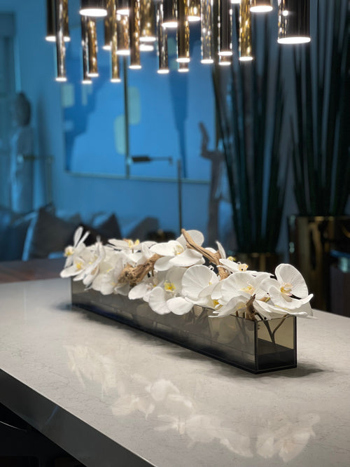 122 Cm Casa Moderna Noir Tinted Pot Plateau en Verre avec Blanc Orchidées Phalaenopsis