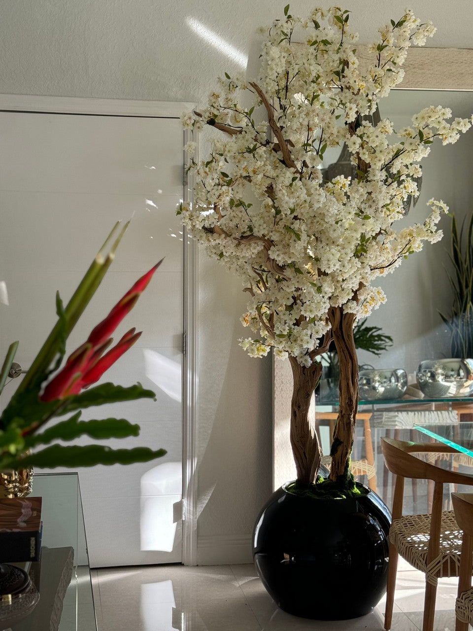 Noir Brillant Globe avec Personnalisé Made Fleurs de Cerisier Arbre