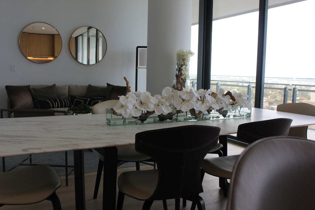 122 Cm Casa Moderna Pot Plateau en Verre avec Blanc Orchidées