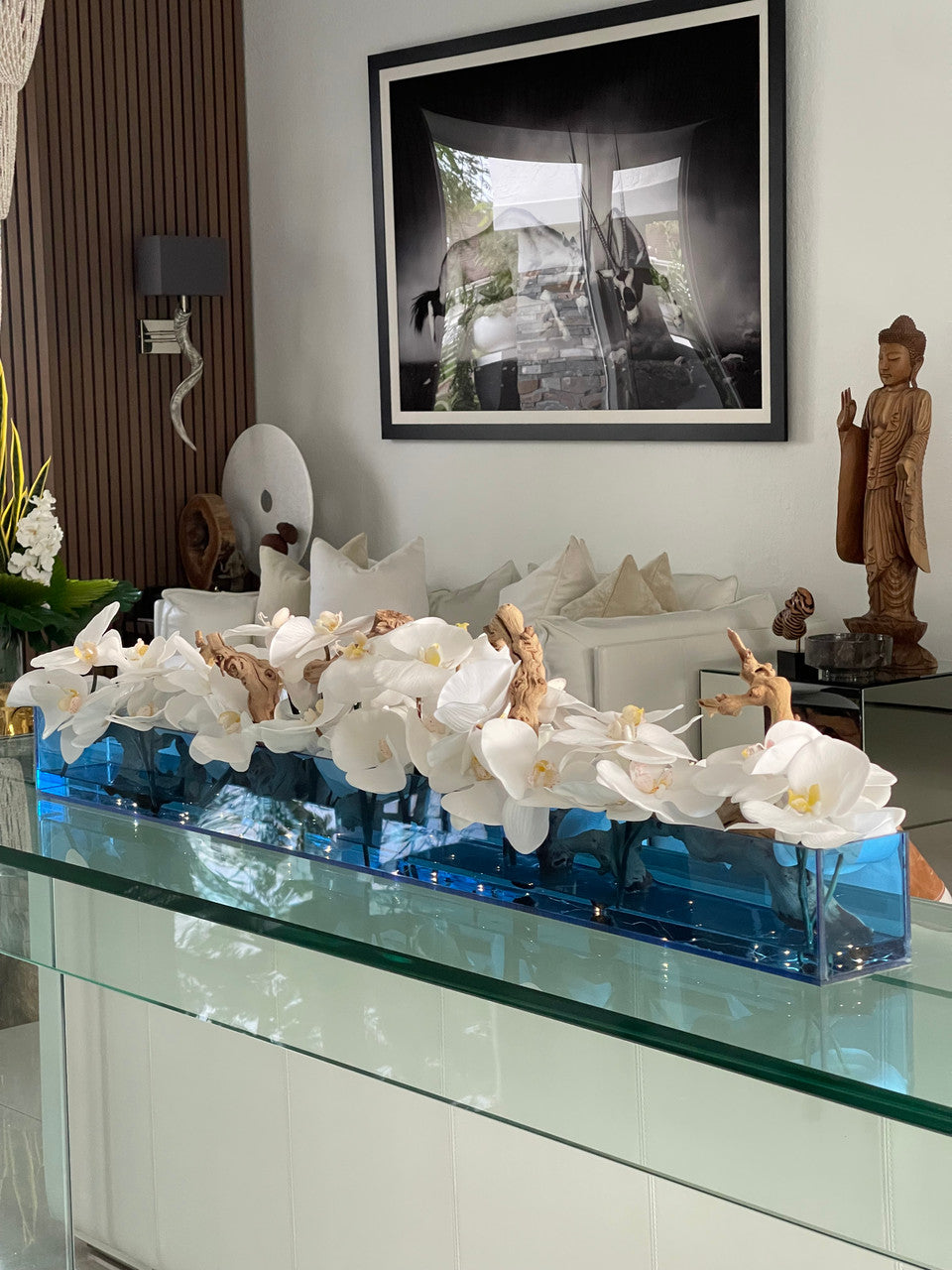 122 Cm Casa Moderna Bleu Acrylic Pot avec Blanc Orchidées et Bois Flotté