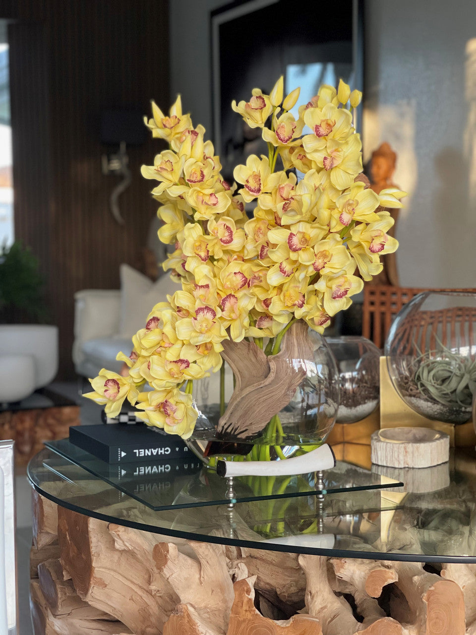 Jaune Cymbidiums en Vase Lune