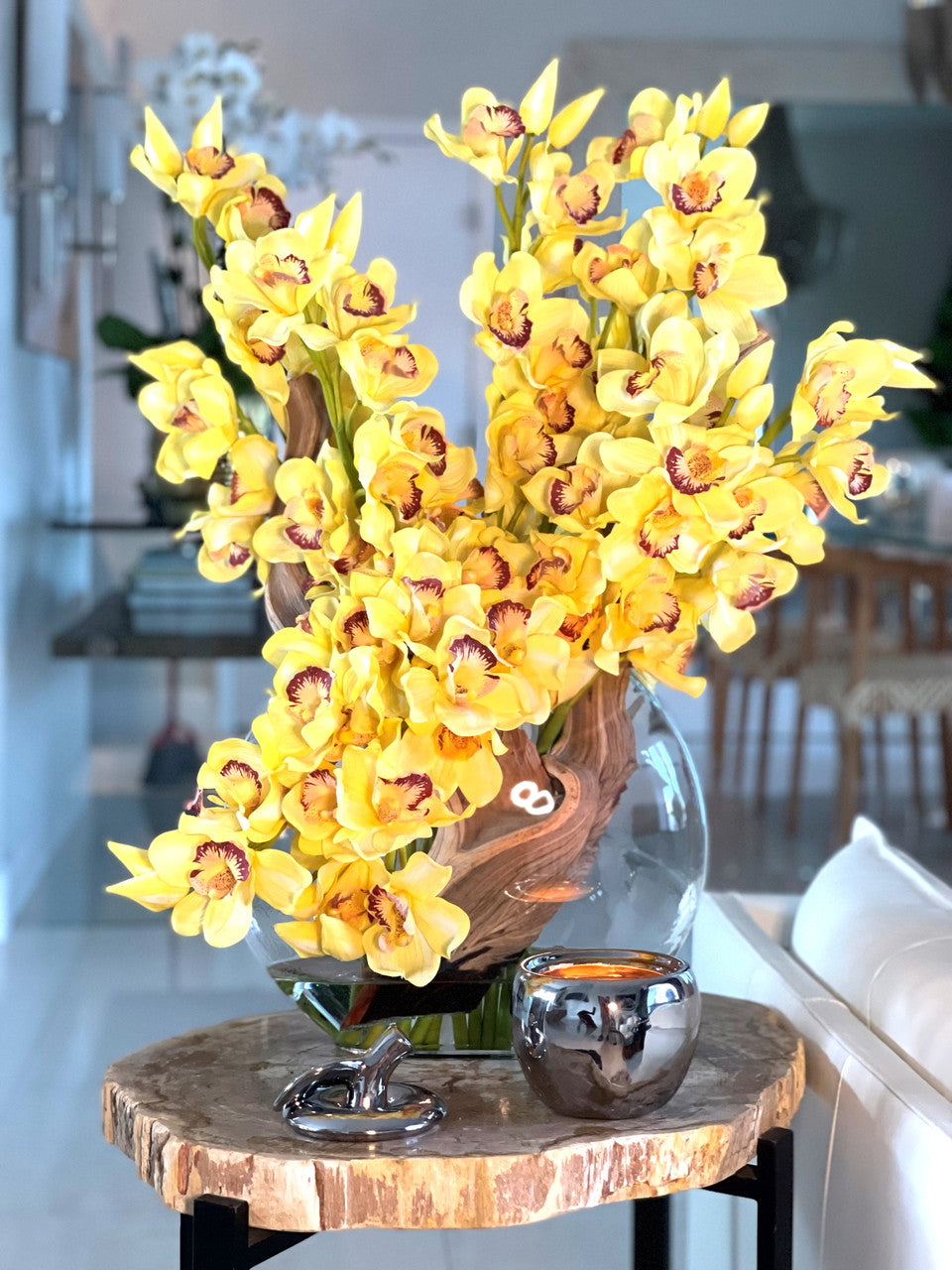 Jaune Cymbidiums en Vase Lune