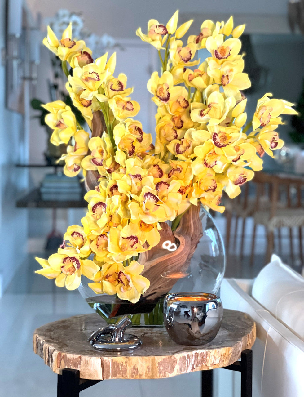 Jaune Cymbidiums en Vase Lune