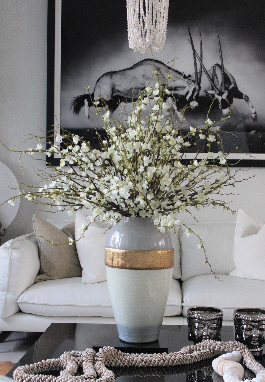 Goddess Vase avec Fleurs de Cerisier Branches