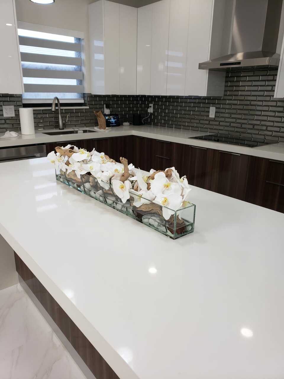 91 Cm Casa Moderna Pot Plateau en Verre avec Blanc Orchidées Phalaenopsis