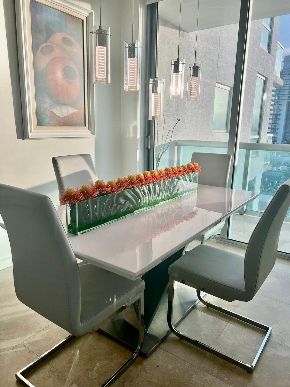 122 Cm Skinny Casa Moderna avec Orange / Jaune Protea Fleurs