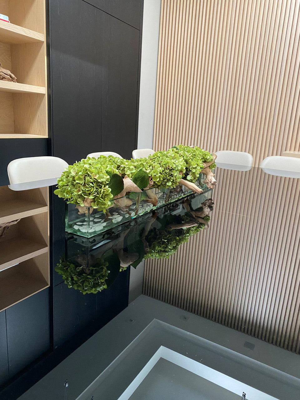 122 Cm Casa Moderna Pot Plateau en Verre avec Vert Hortensias et Bois Flotté