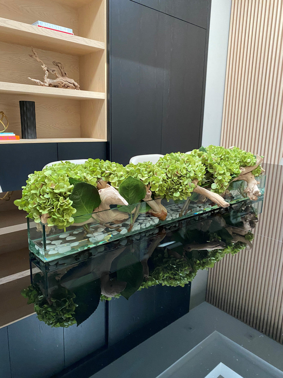 122 Cm Casa Moderna Pot Plateau en Verre avec Vert Hortensias et Bois Flotté