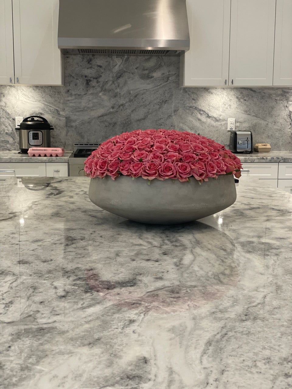 Grand Coupe Newport avec Real Touch Rose Roses