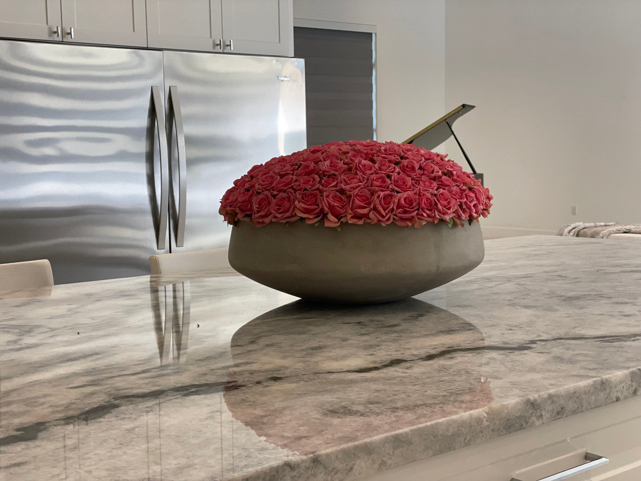 Grand Coupe Newport avec Real Touch Rose Roses