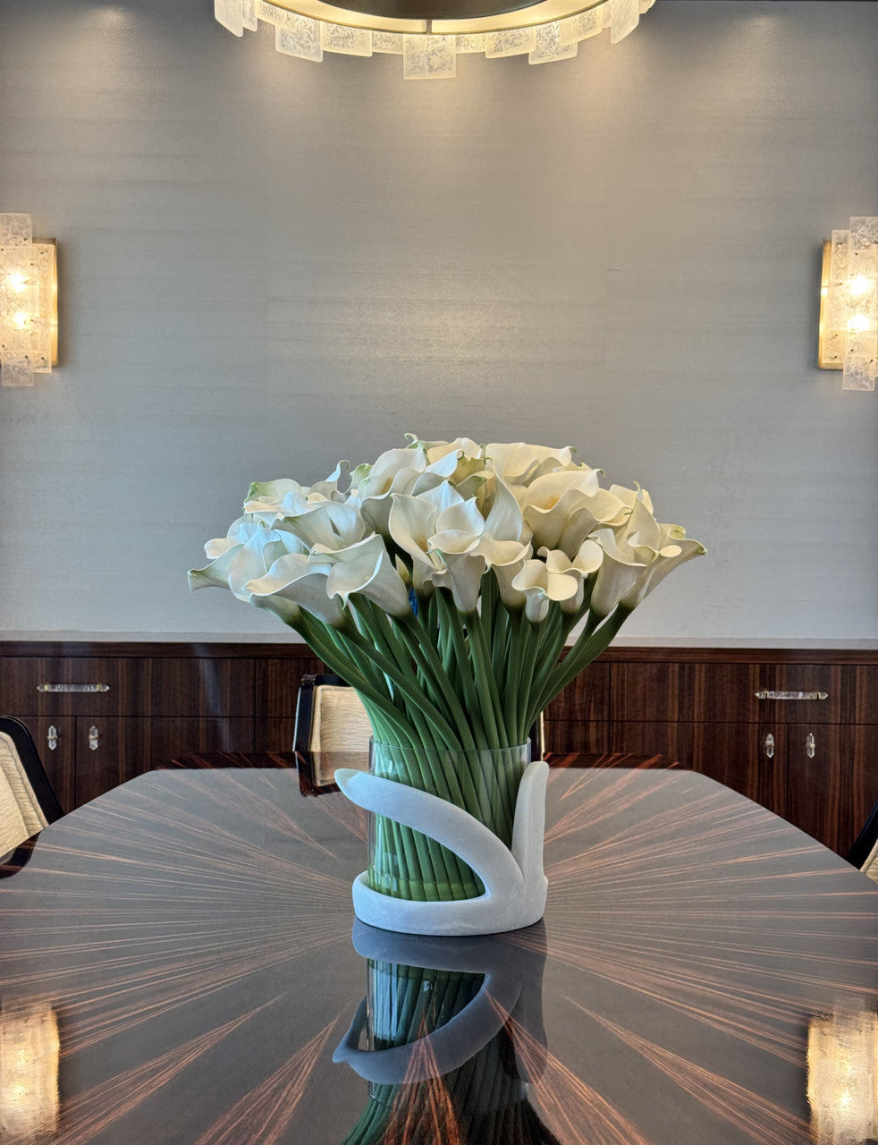 Arums en Vitra Hurricane Vase