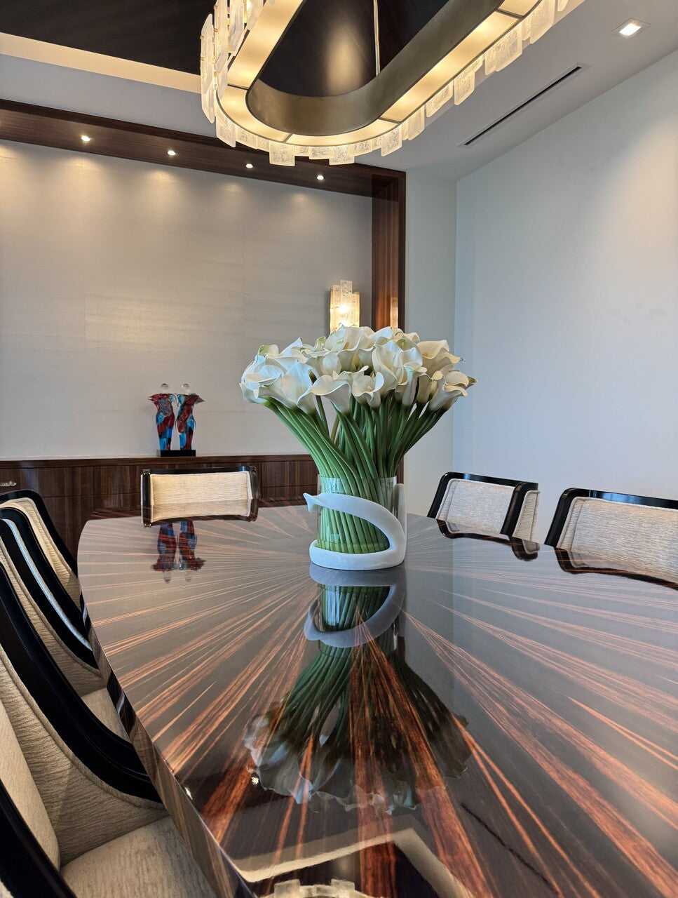 Arums en Vitra Hurricane Vase