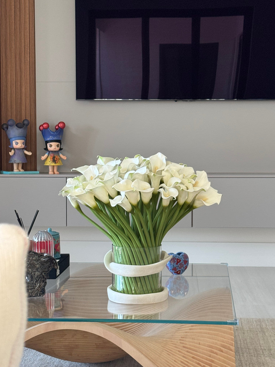 Arums en Vitra Hurricane Vase