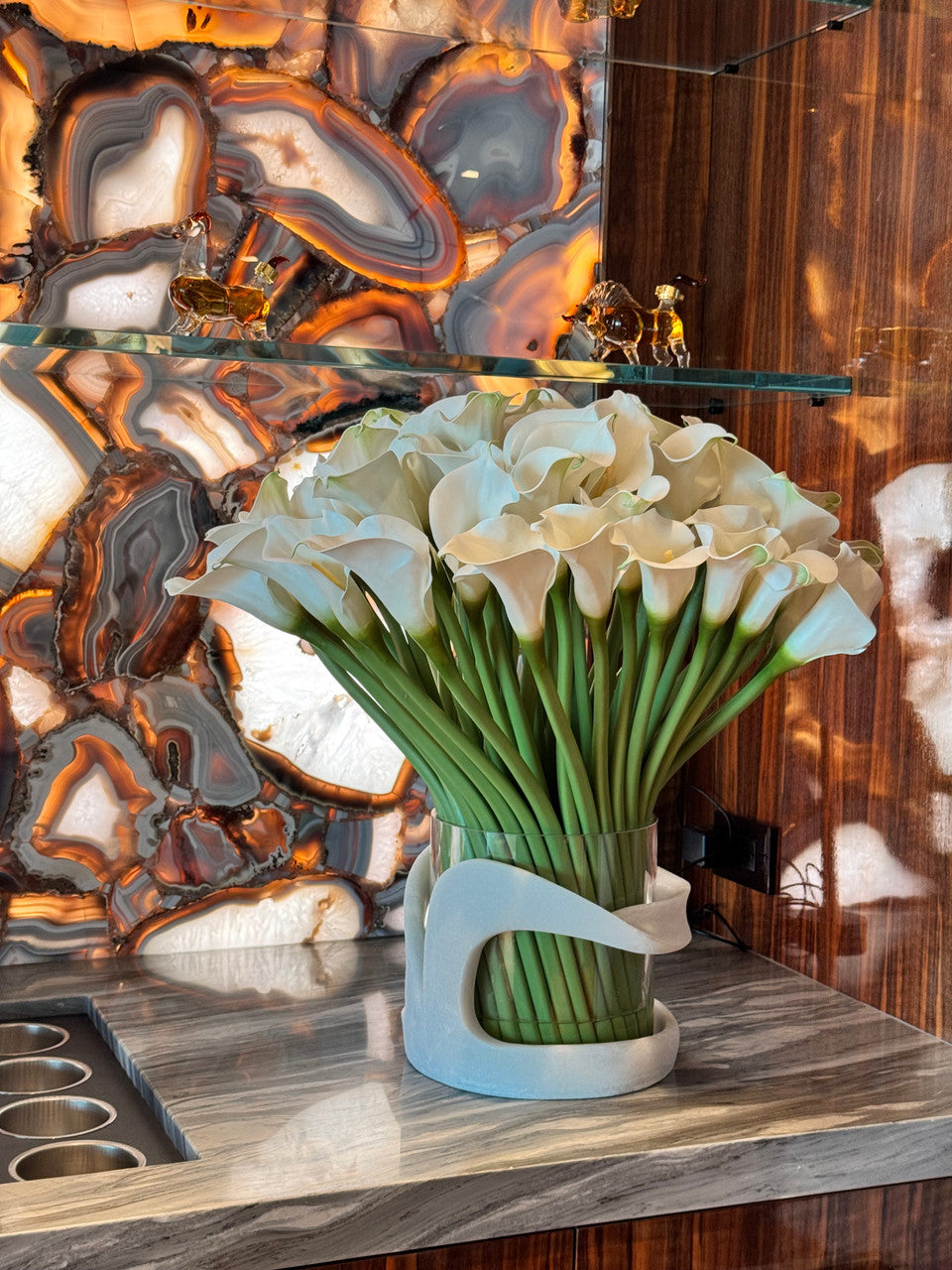 Arums en Vitra Hurricane Vase